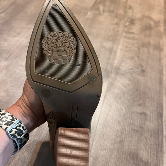 Vince Camuto Bootie Sz 7 - Picture 10 of 13